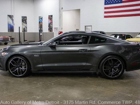 Used 2017 Ford Mustang GT Premium RWD image 3