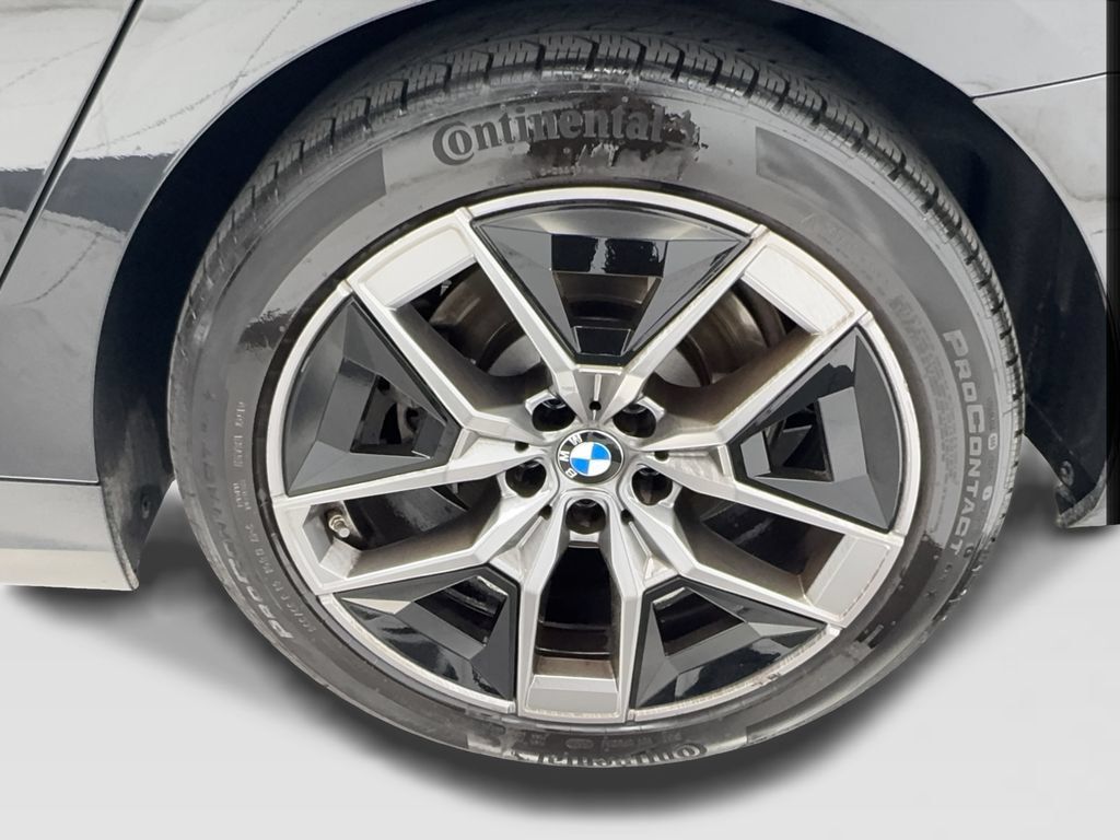 Used 2026 BMW 530i RWD image 12