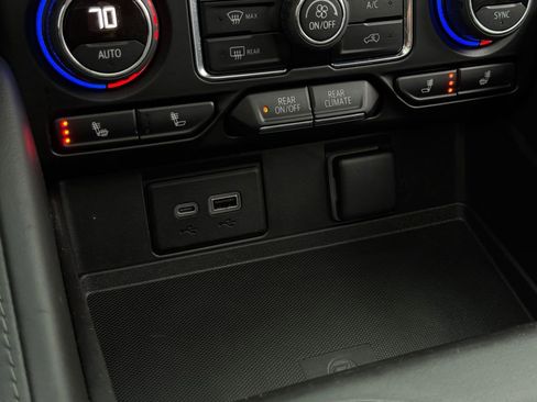 Used 2023 Chevrolet Tahoe Z71 w/ Luxury Package image 37