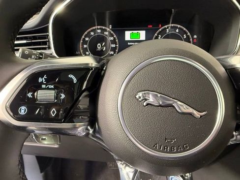 Certified 2025 Jaguar F-PACE R-Dynamic S image 16