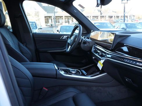 New 2026 BMW X5 xDrive40i w/ Premium Package image 7