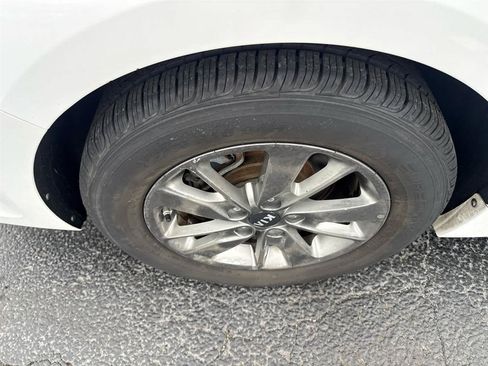 Used 2016 Kia Optima LX FWD image 9