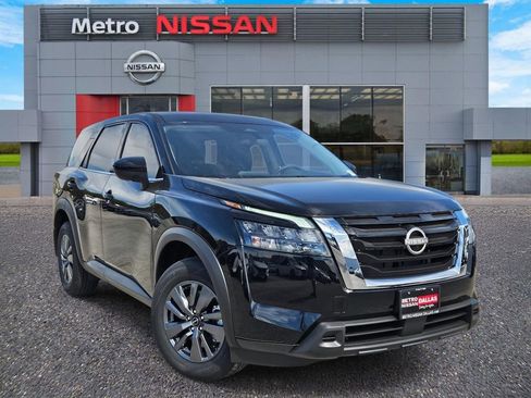 New 2025 Nissan Pathfinder S image 1