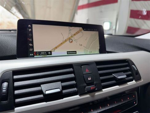 Used 2018 BMW 320i xDrive 320i xDrive image 35