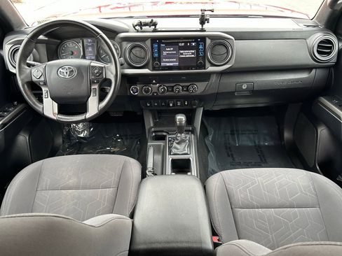 Certified 2019 Toyota Tacoma TRD Off-Road image 22