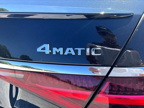 Used 2022 Mercedes-Benz S 580 4MATIC Sedan w/ AMG Line Package image 10