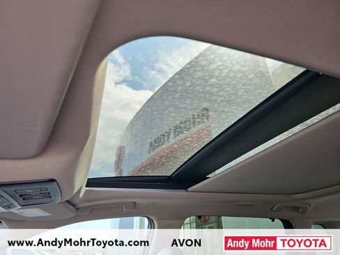 Used 2025 Nissan Rogue Platinum w/ Tech Package image 29