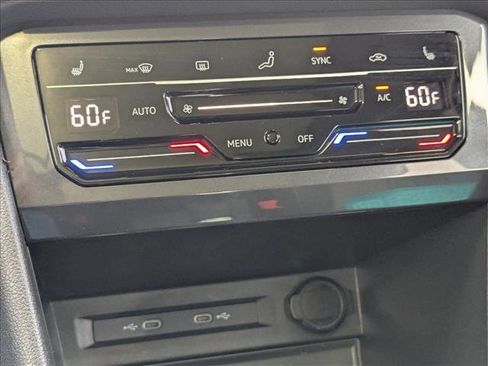 Used 2023 Volkswagen Tiguan SE R-Line image 14