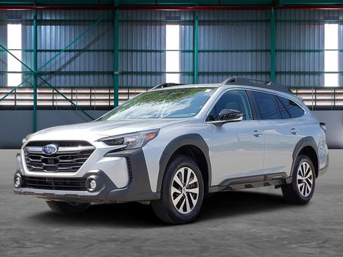 Used 2025 Subaru Outback Premium AWD/4WD image 1