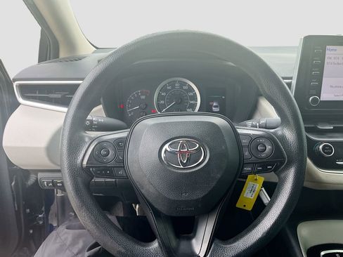 Used 2020 Toyota Corolla LE image 11
