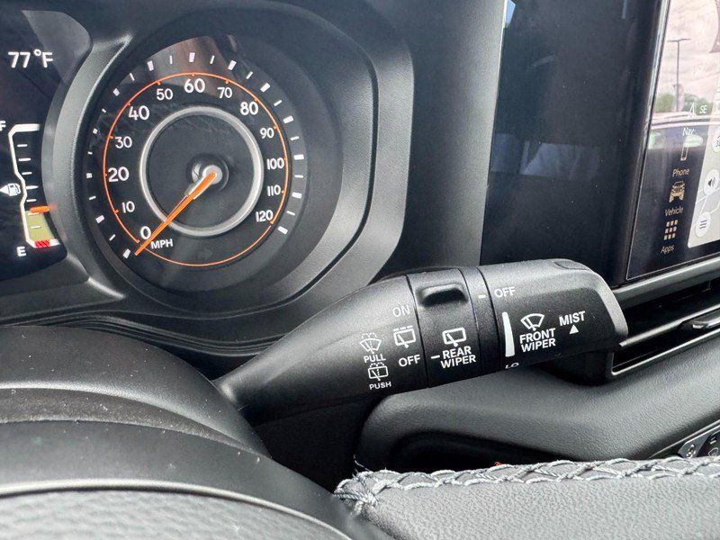 Used 2025 Jeep Wrangler Unlimited Rubicon AWD/4WD image 21