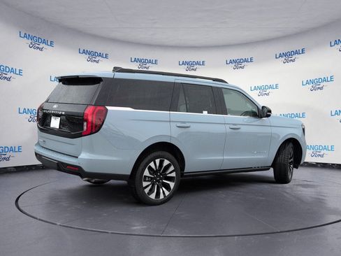 New 2027 Ford Expedition Platinum w/ Driver's Package RWD image 4