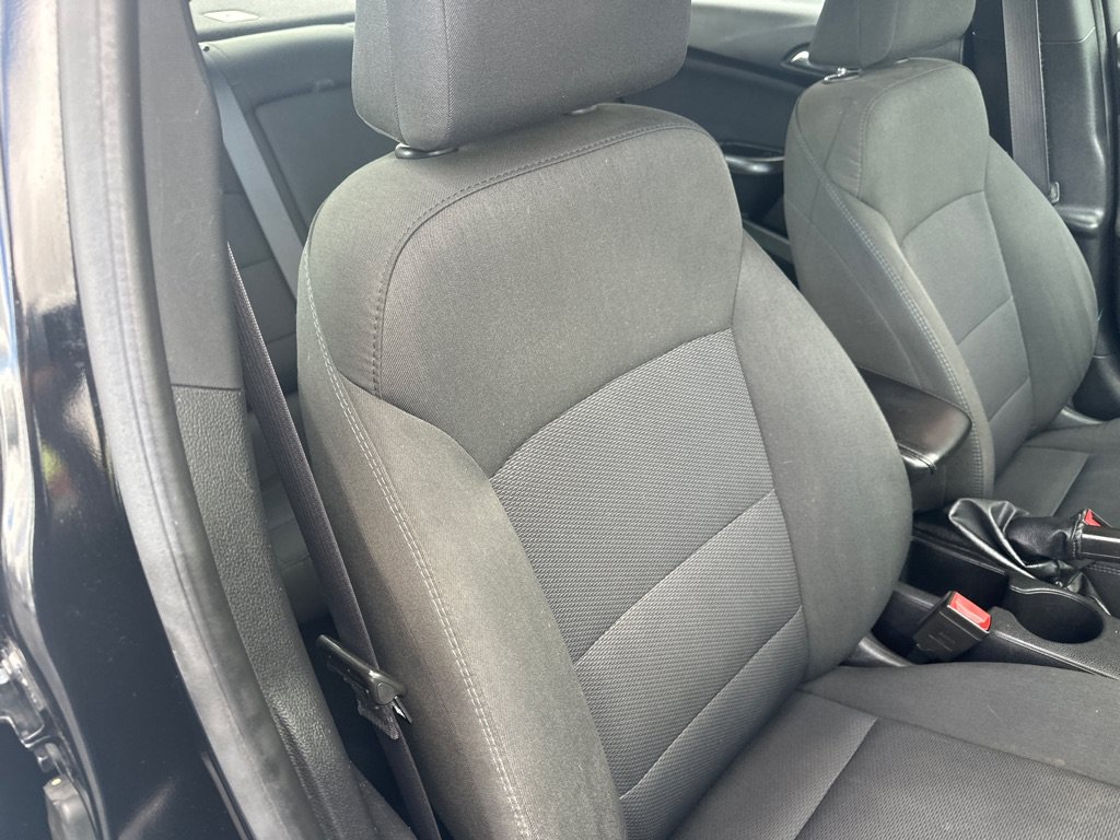 Used 2017 Chevrolet Cruze LT w/ RS Package FWD image 9