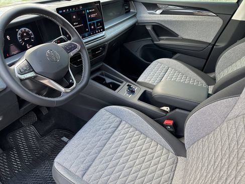New 2025 Volkswagen Tiguan S FWD image 19