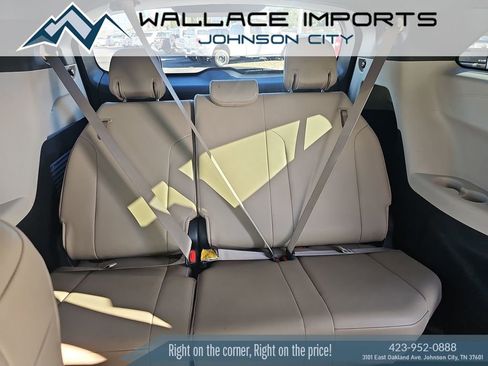 Used 2021 Toyota Sienna XLE image 30