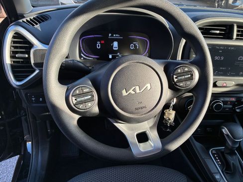 Used 2025 Kia Soul LX w/ LX Technology Package image 25