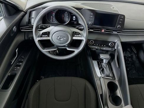 Certified 2023 Hyundai Elantra SEL FWD image 4