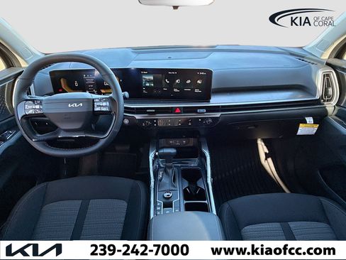 New 2026 Kia Sorento LX FWD image 14