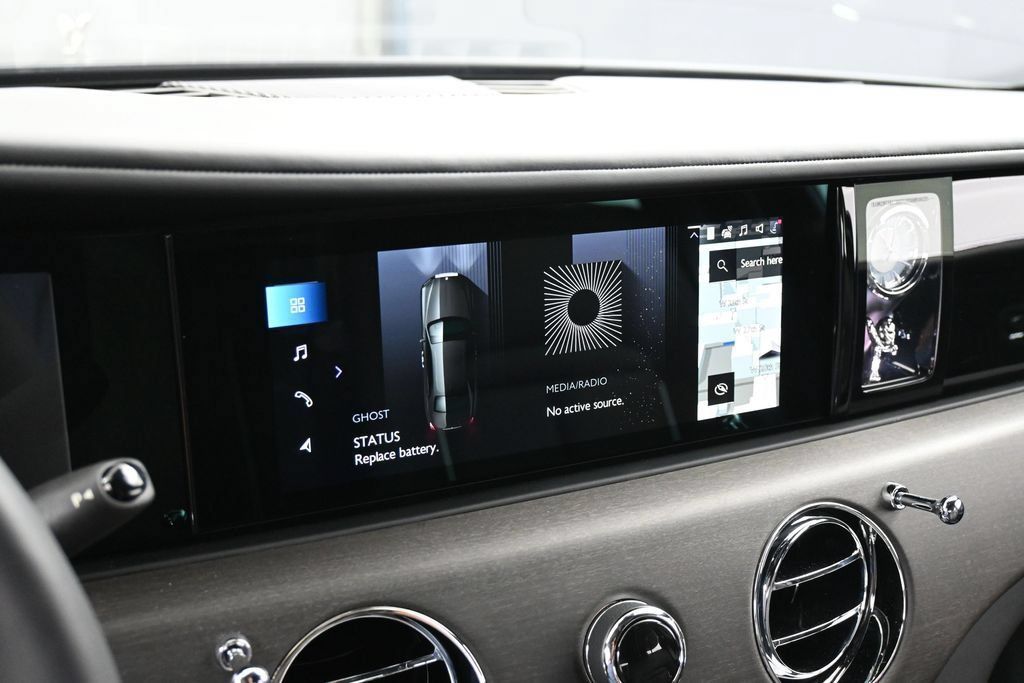 Used 2026 Rolls-Royce Ghost AWD/4WD image 21