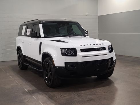 New 2026 Land Rover Defender 130 X-Dynamic SE image 11