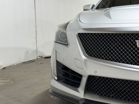 Used 2016 Cadillac CTS V w/ Luxury Package RWD image 10