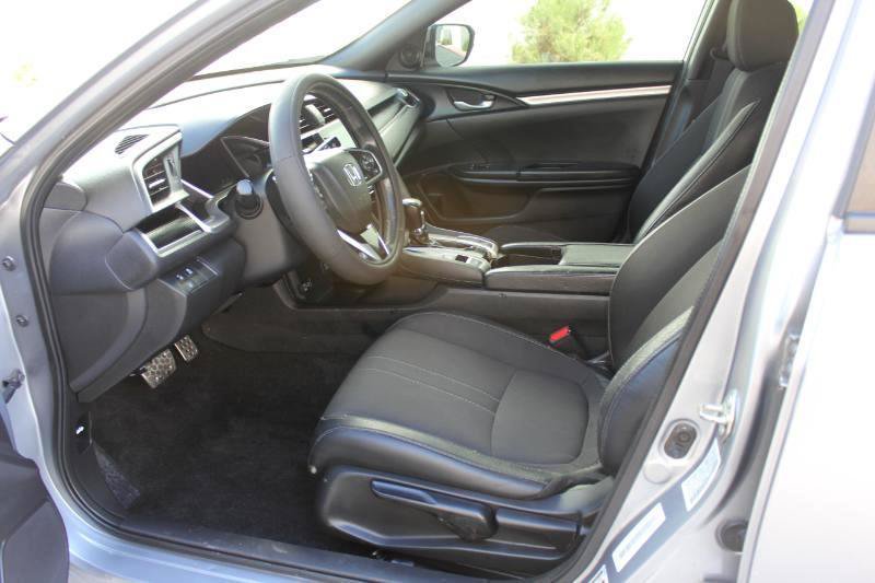Used 2020 Honda Civic Sport image 9