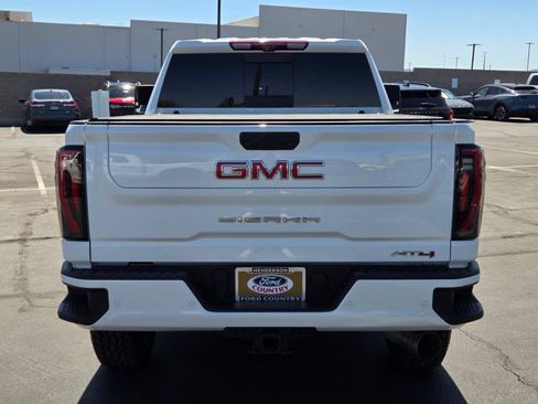 Used 2025 GMC Sierra 2500 AT4 w/ AT4 Premium Plus Package AWD/4WD image 5