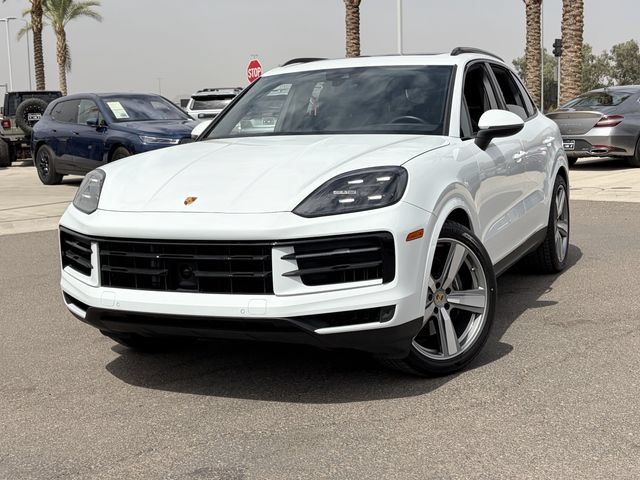 Used 2024 Porsche Cayenne AWD/4WD image 3