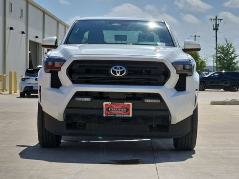 Certified 2025 Toyota Tacoma SR5 AWD/4WD image 8