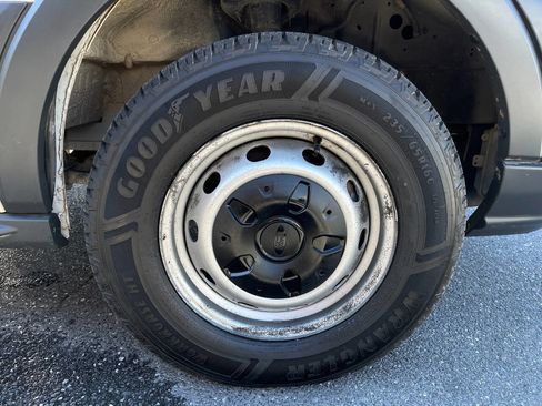 Used 2018 Ford Transit 250 138 image 39