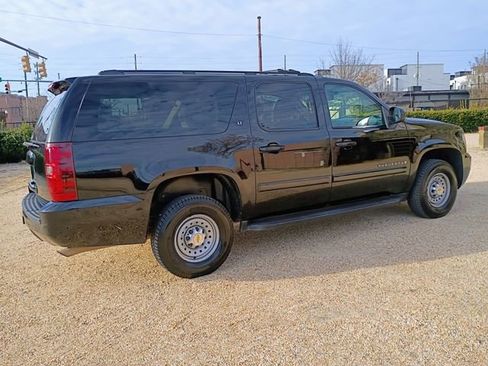 Used 2007 Chevrolet Suburban 2500 LT w/ LT Preferred Equipment Group image 14