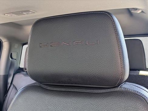 Used 2021 GMC Sierra 2500 Denali w/ Denali Ultimate Package image 15