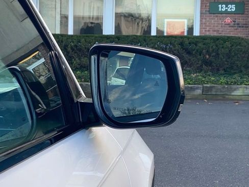 New 2025 Jeep Grand Cherokee Altitude image 14