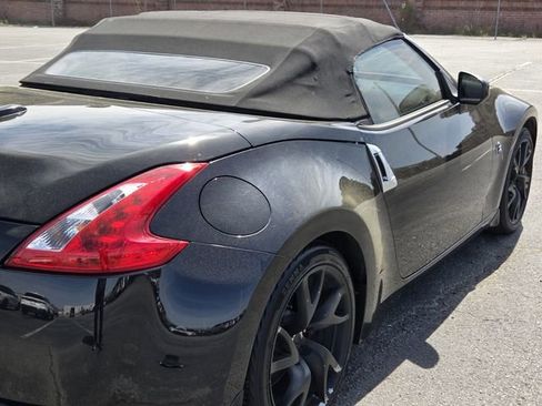 Used 2014 Nissan 370Z Touring w/ Sport Package image 12