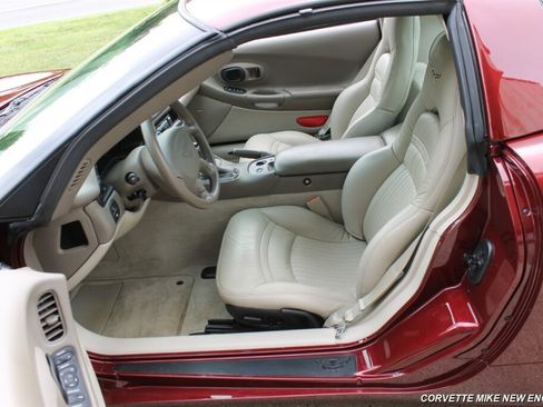 Used 2003 Chevrolet Corvette 50th Anniversary Edition w/ Preferred Equipment Group image 29