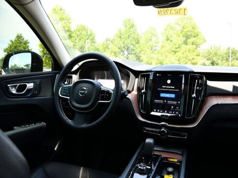 Used 2024 Volvo XC60 B5 Plus w/ Protection Package Premier AWD/4WD image 15