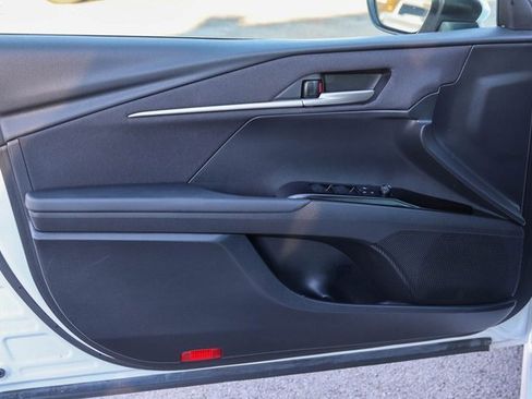 Used 2025 Toyota Camry LE image 10