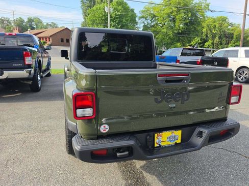 Used 2022 Jeep Gladiator Mojave AWD/4WD image 4