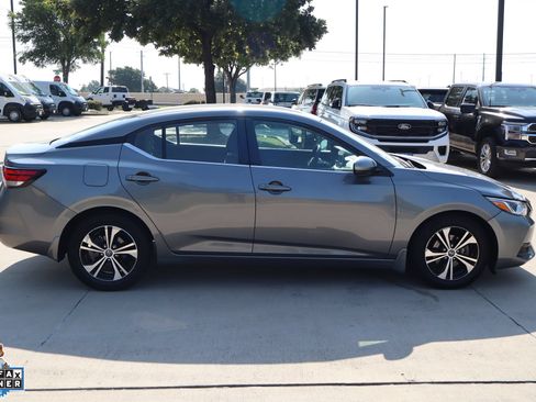 Used 2023 Nissan Sentra SV FWD image 2