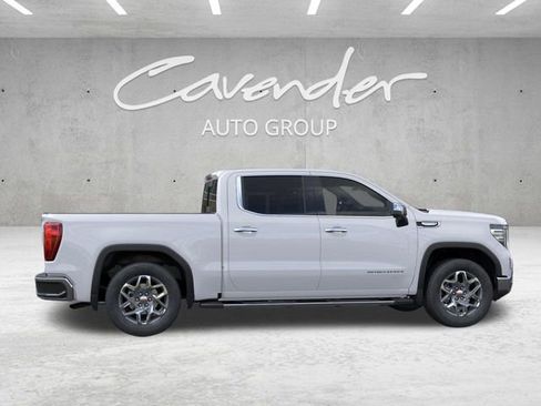 New 2026 GMC Sierra 1500 SLT image 5