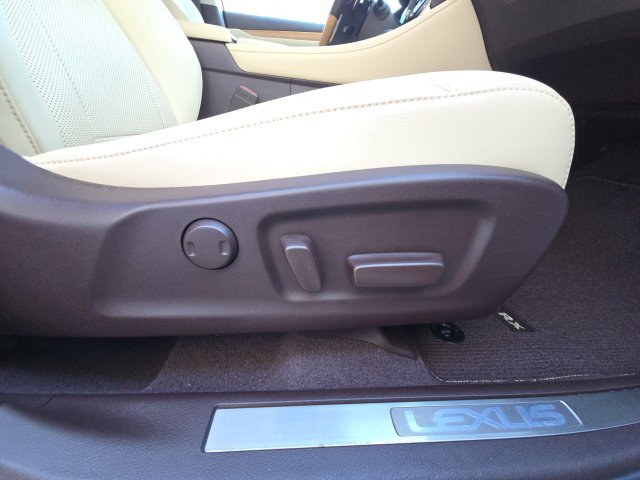 Used 2020 Lexus RX 450hL AWD w/ Premium Package image 26