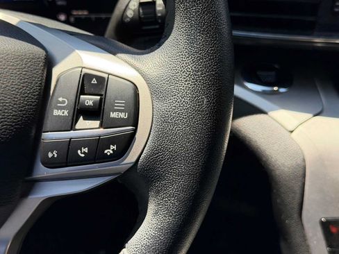 Used 2022 Ford Explorer XLT w/ Equipment Group 202A RWD image 17