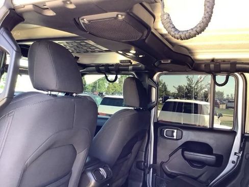Used 2021 Jeep Gladiator Sport AWD/4WD image 18