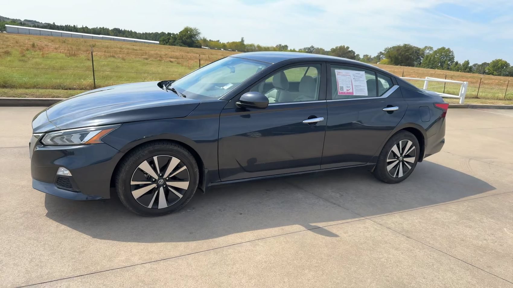 Used 2022 Nissan Altima 2.5 SV FWD image 5