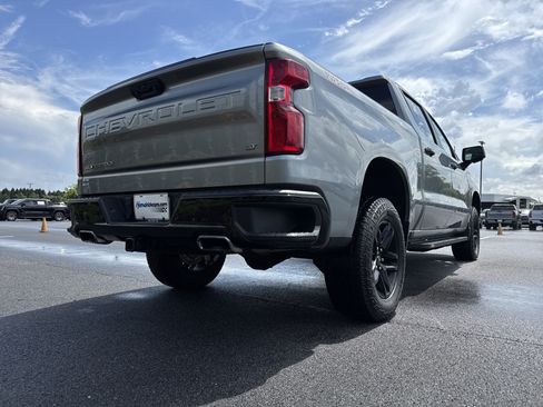 Used 2024 Chevrolet Silverado 1500 LT Trail Boss w/ LT Trail Boss Premium Package AWD/4WD image 10