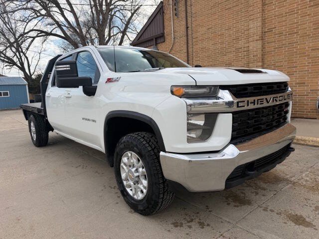 Used 2023 Chevrolet Silverado 2500 LT AWD/4WD image 2