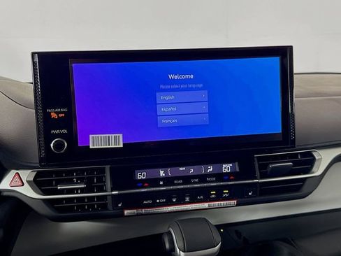 Used 2026 Toyota Sienna XLE FWD image 20