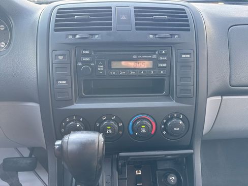 Used 2005 Kia Sedona EX image 21