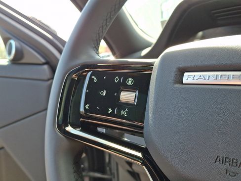 Used 2026 Land Rover Range Rover Evoque S image 20