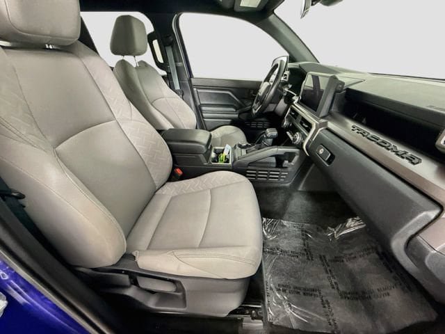Certified 2025 Toyota Tacoma 4x4 Double Cab image 28